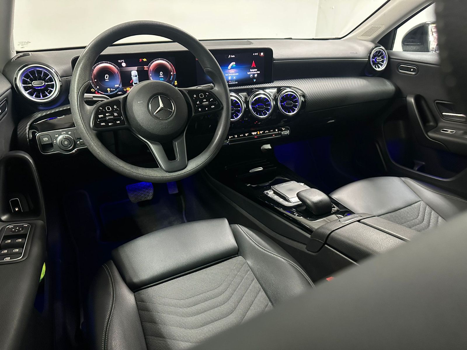 Fahrzeugabbildung Mercedes-Benz A 250 e DCT*STYLE*KAMERA*PDC*NAVI*AMBIL*LED