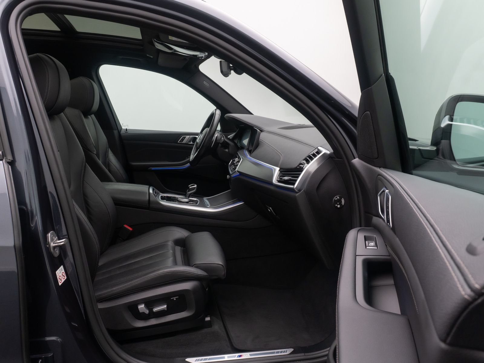 Fahrzeugabbildung BMW X5 xD30d M Sport 360&deg; HUD SoftCl Panorama 22Zoll