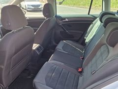 Fahrzeugabbildung Volkswagen Golf VII Variant Comfortline 4Motion Navi LED