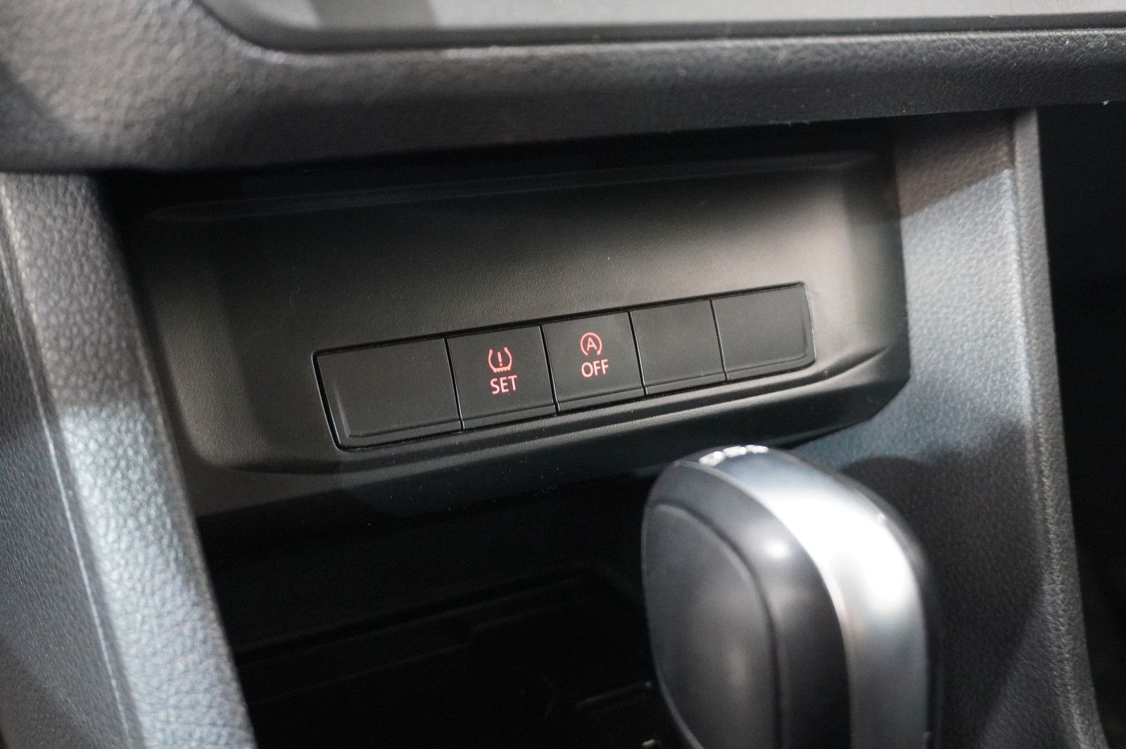 Fahrzeugabbildung Volkswagen Caddy 1.4 TSI TRENDLINE DSG 5-SITZE KLIMA/AHK