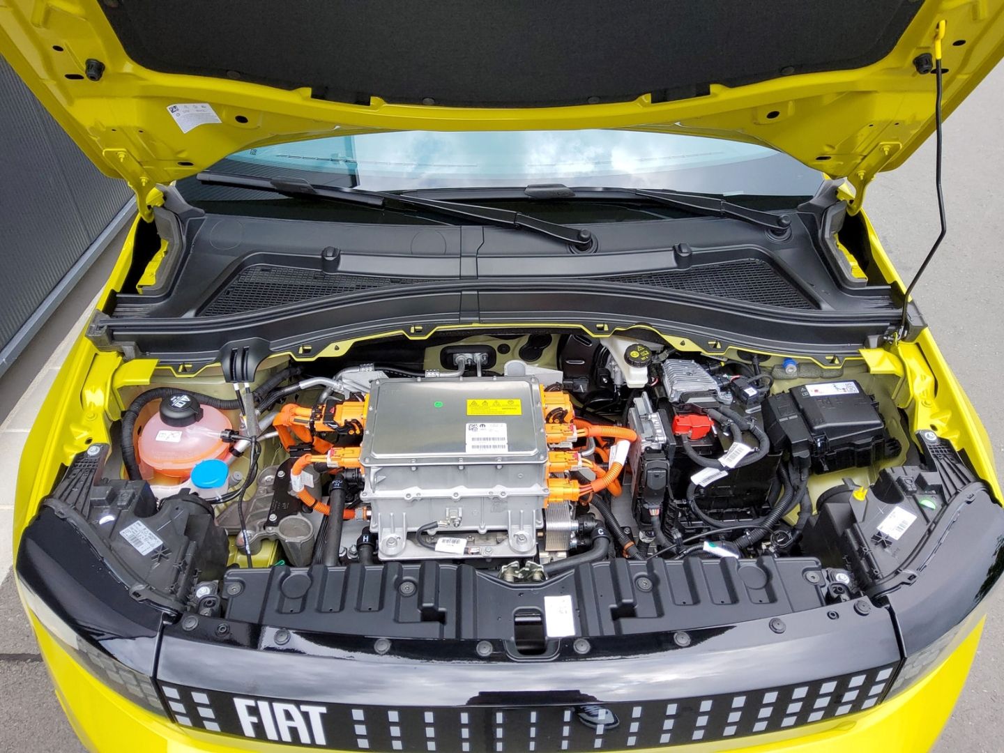 Fahrzeugabbildung Fiat Grande Panda 83 kW La Prima Elektro Sondereditio