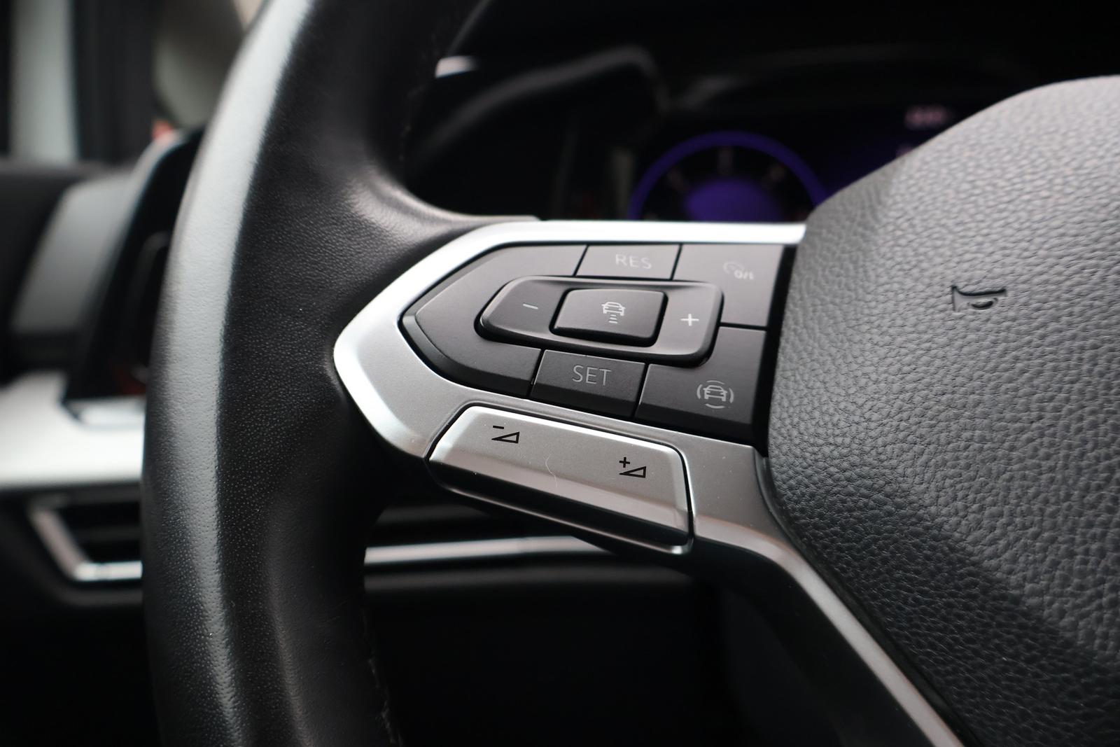 Volkswagen Golf VIII 2.0 TDI LED Navi ACC DAB Tempomat PDC, миниатюра 19