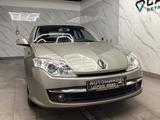 Renault Laguna III Expression - Renault Laguna: Limousine