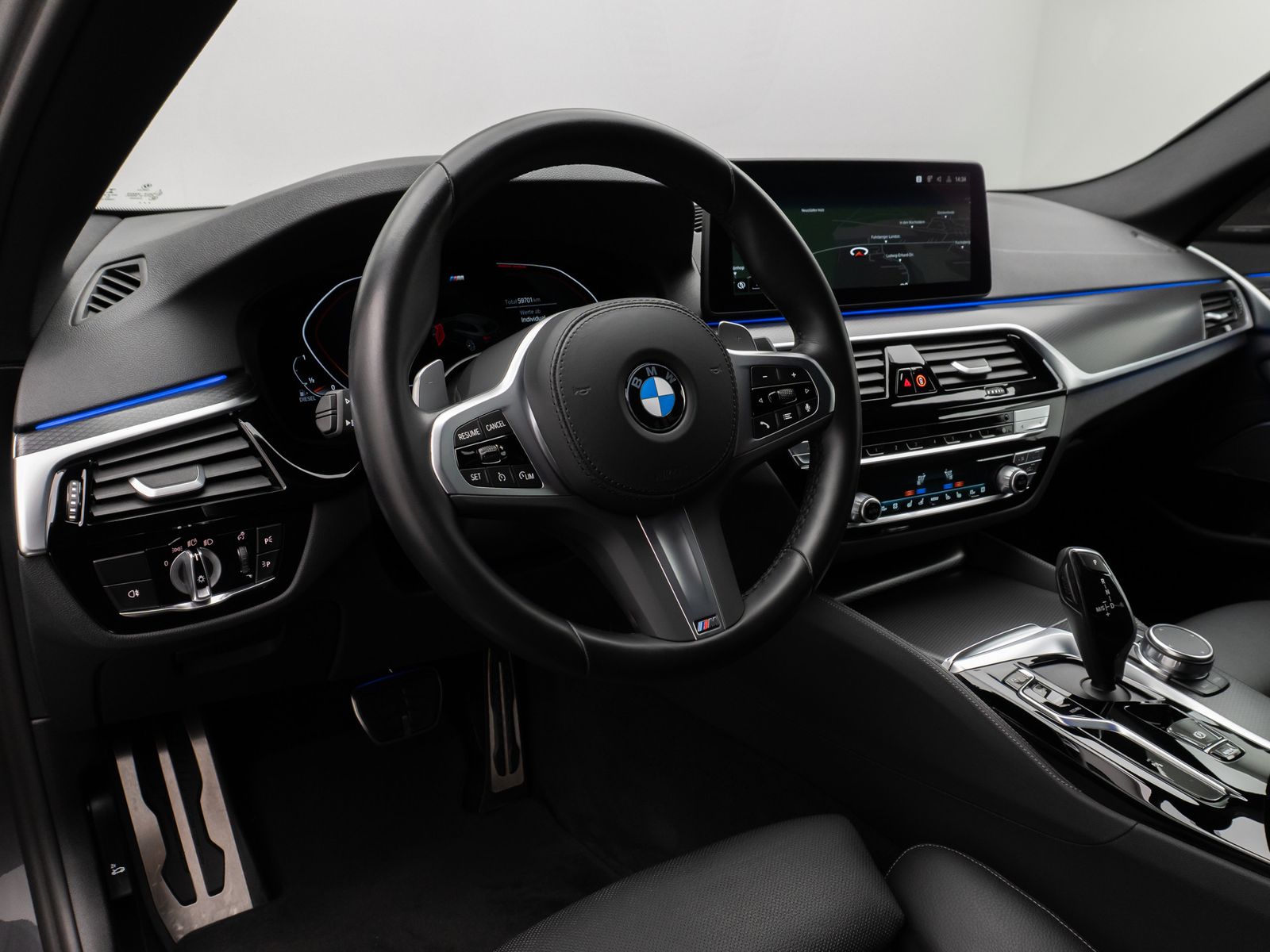 Fahrzeugabbildung BMW 530d xD M Sport Kamera Laser HUD DAN H/K 19Zoll