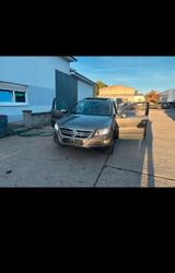 Volkswagen WV Tiguan 2,0, Benzin, gute Zustand - Volkswagen Tiguan mit Benzin-Antrieb: Kombi
