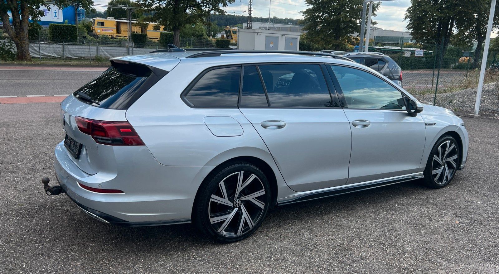 Volkswagen Golf VIII Variant R-Line eTSI foto 4