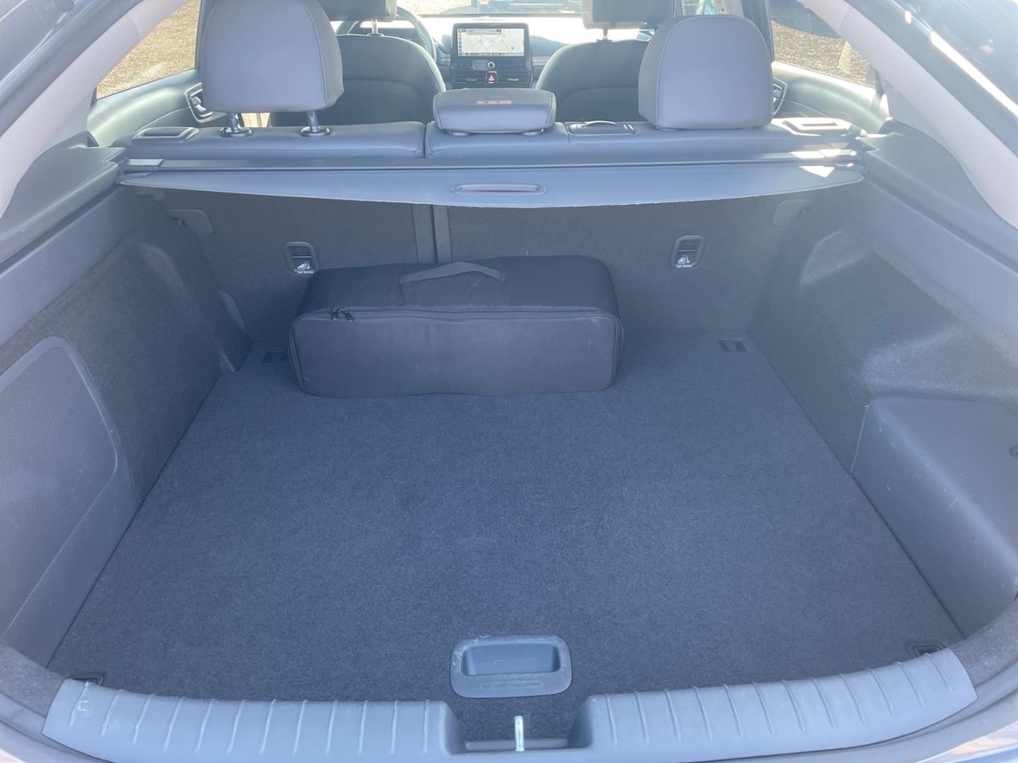 Fahrzeugabbildung Hyundai IONIQ 1.6 Plug-In Hybrid PREMIUM Navi Kamera Sit