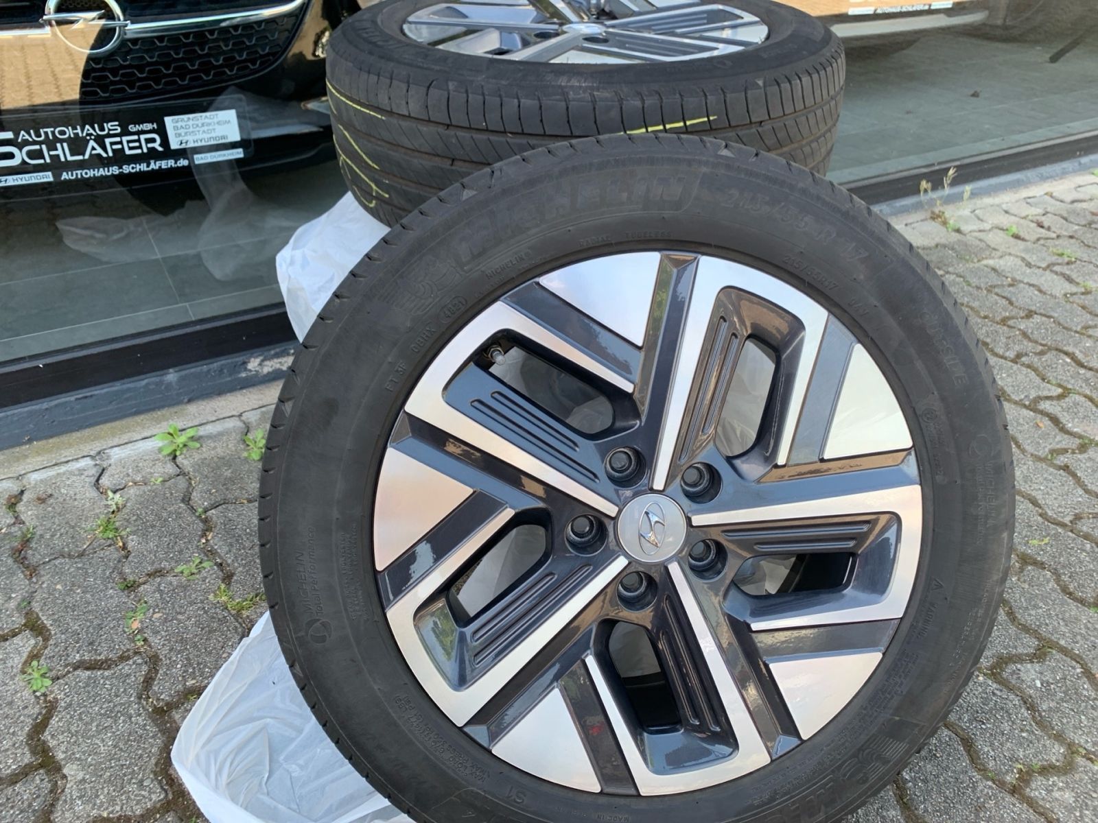 Fahrzeugabbildung Hyundai KONA Edition 30+ 1Hd 8x bereift