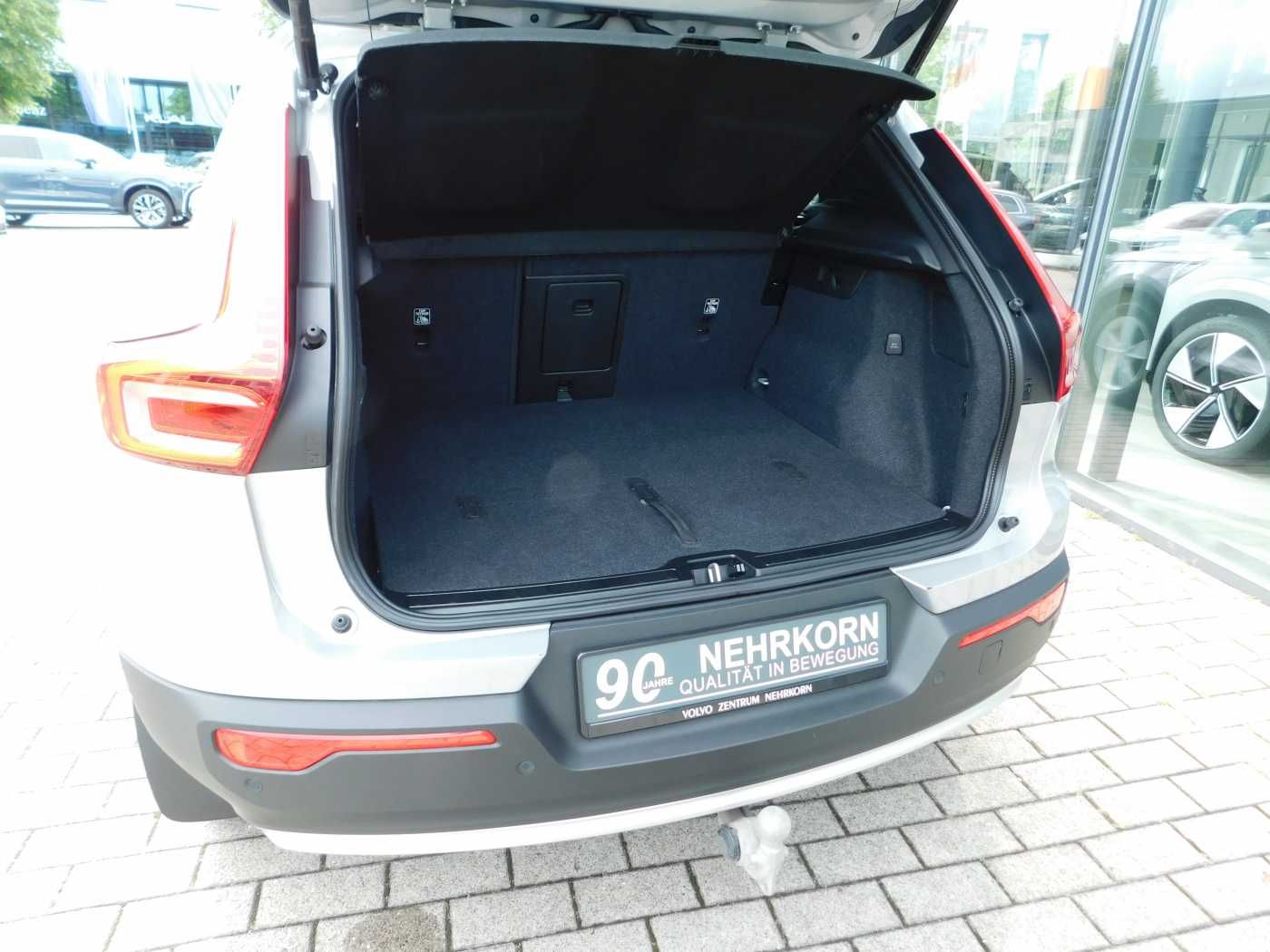 Fahrzeugabbildung Volvo XC40 B4 B DKG Core 'ACC, BLIS, AHK'