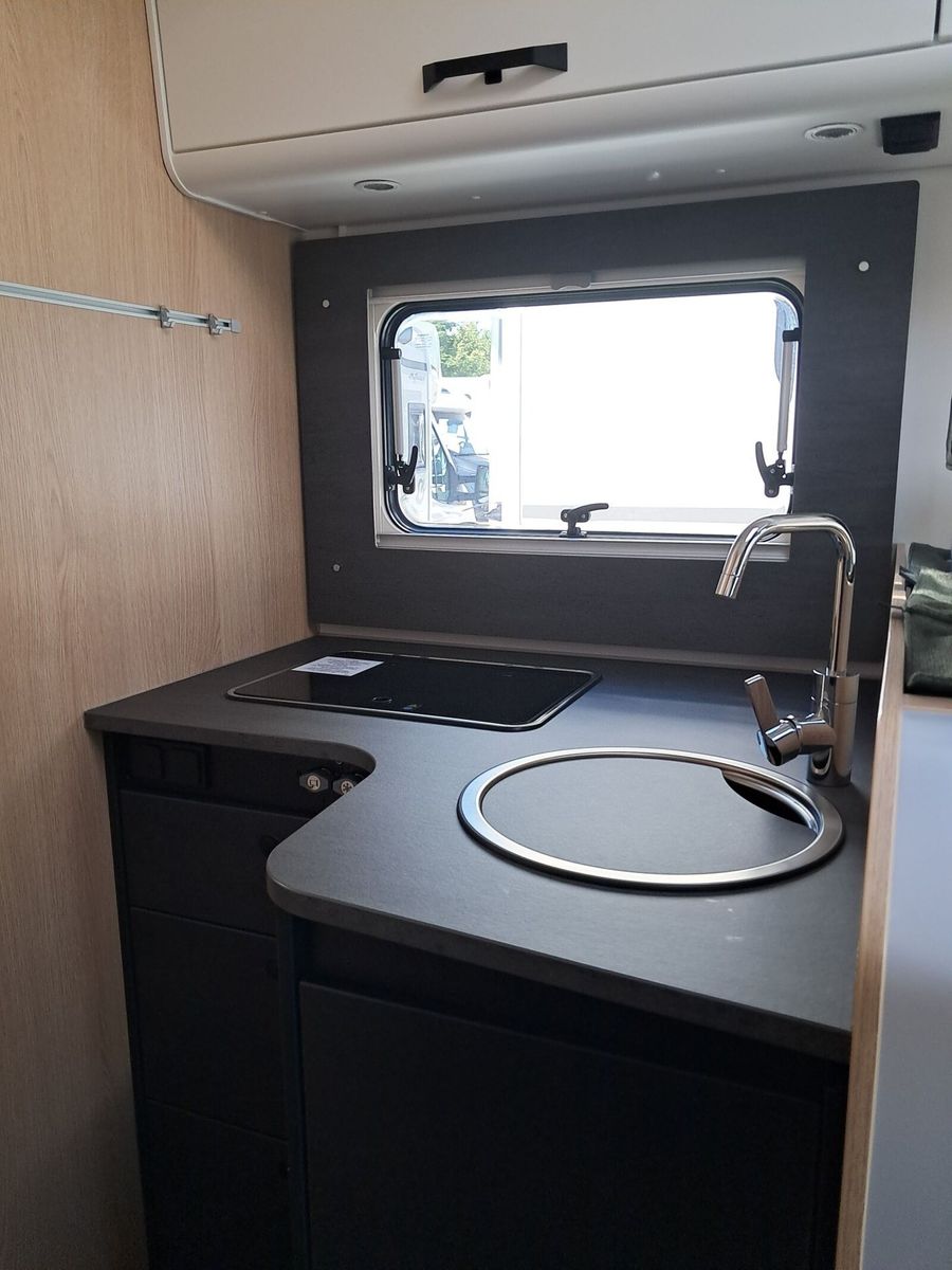 Fahrzeugabbildung Sunlight Adventure T Ford 690L Bi-Xenon Scheinwerfer