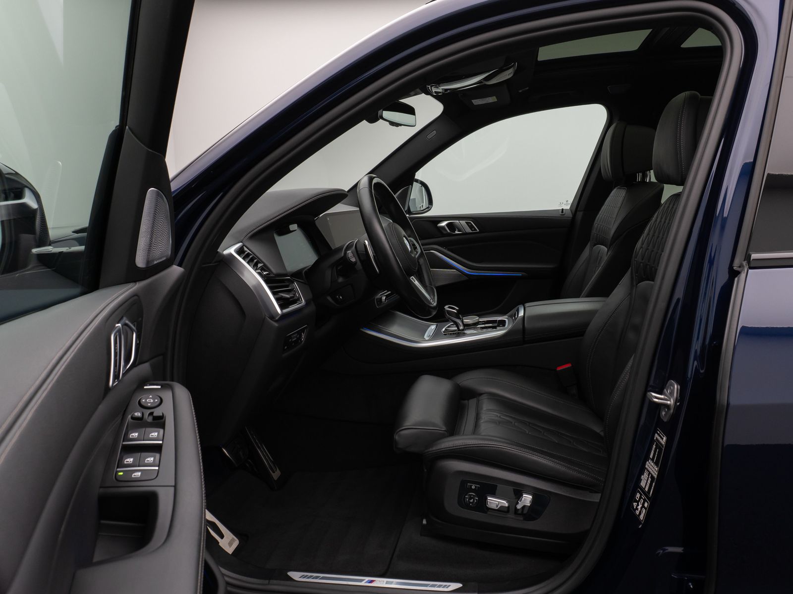 Fahrzeugabbildung BMW X5 xD40i M Sport Panorama 360°Laser HUD DAB B&W