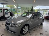 BMW 320i e90 1.Hand Doktorbesitz Automatik - BMW 320 mit Benzin-Antrieb: Limousine, 320i E90