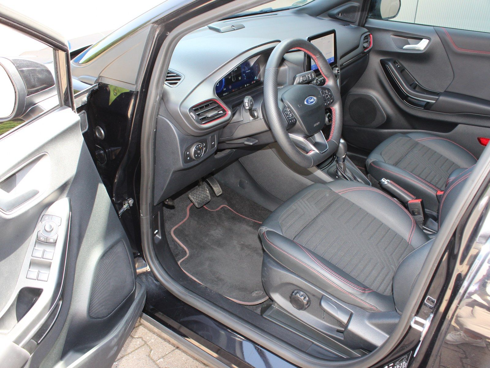 Fahrzeugabbildung Ford Puma ST-Line X 1,5 EcoBoost Mild Hybrid