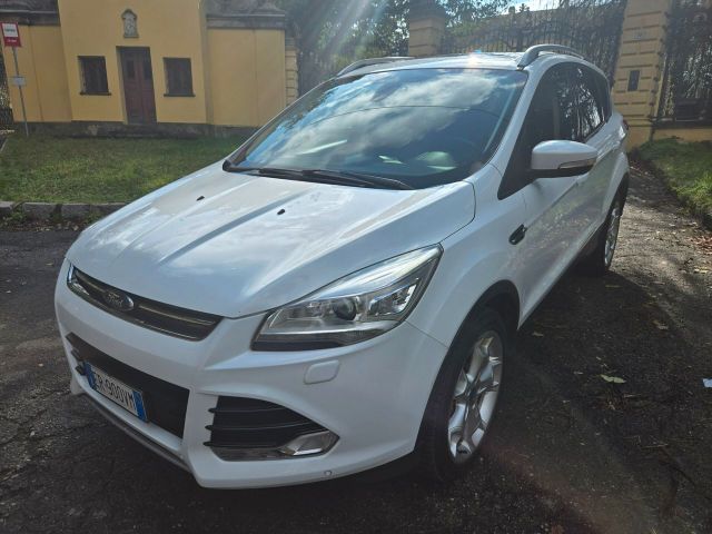 Ford Kuga 2.0 TDCI 140 CV 4WD Powershift Titaniu