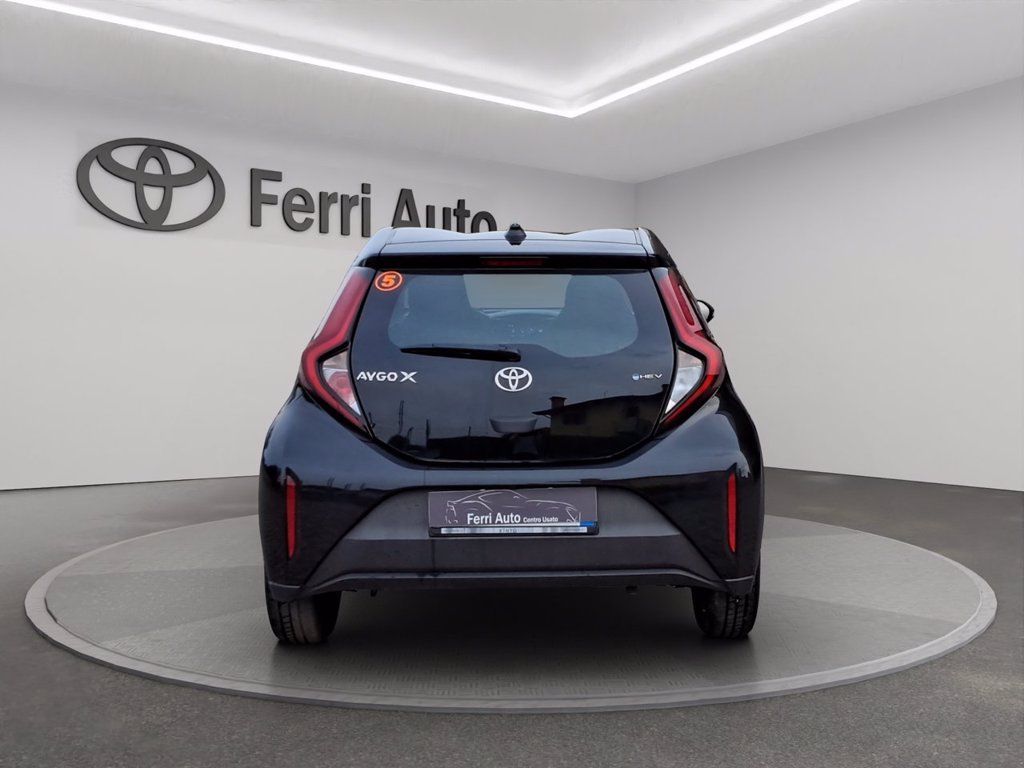 Toyota TOYOTA Aygo x 1.5 hybrid e-cvt del 2026 imagem 3