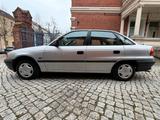Opel Astra 1.6  Limousine original 65000Km... - gebrauchte Opel Astra aus dem Jahr 1993