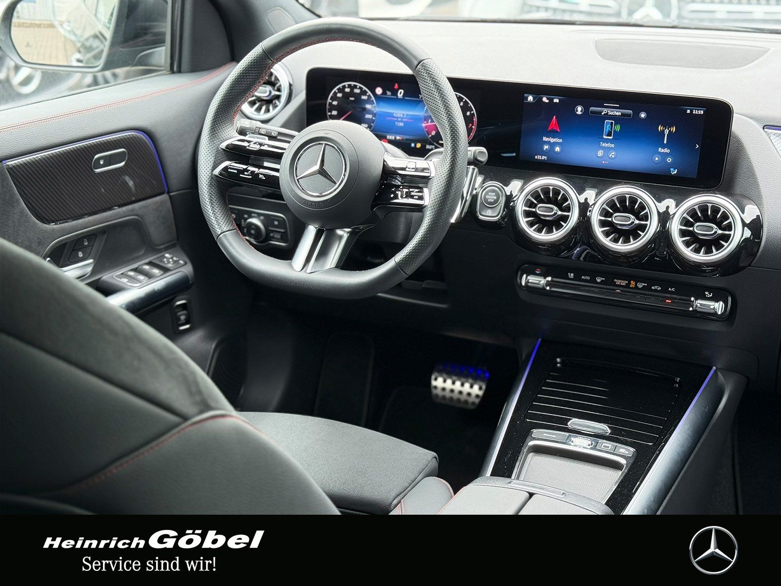 Fahrzeugabbildung Mercedes-Benz GLA 200 AMG*AHK*TOTWINKEL*NIGHT-PAKET*AMBIENTEBE
