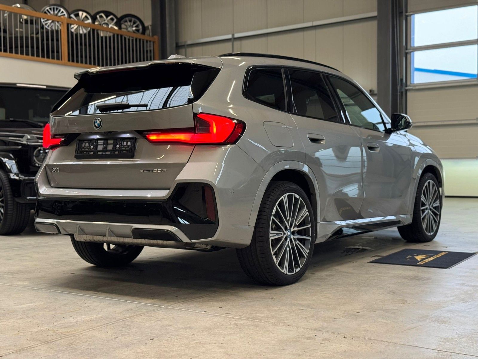 BMW X1 xDrive30e M SPORT LUXURY SHADOW FULLY foto 2