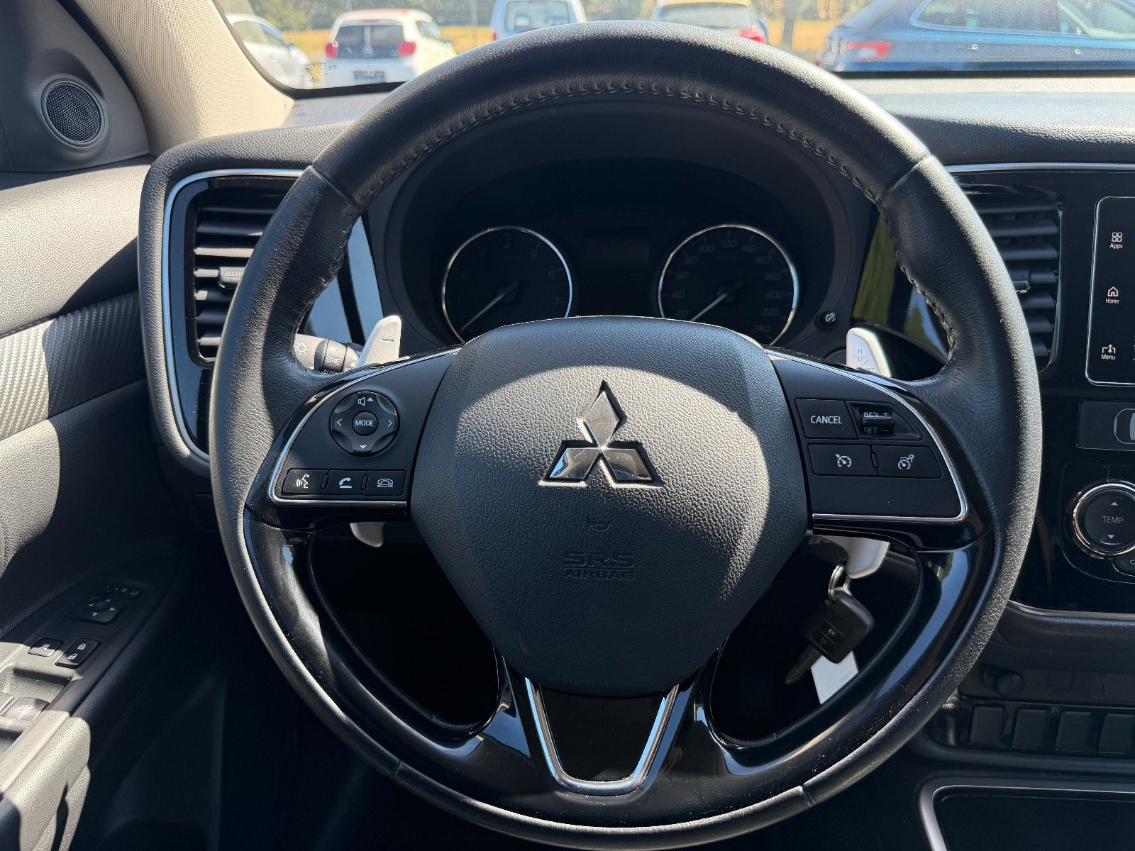 MITSUBISHI Outlander 2.0Edition 100 2WD KAMERA/TEMPO/1.HAND – Foto 15