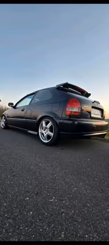 Honda Civic EJ9 - Honda Civic Kleinwagen Ej9 mit Benzin-Antrieb