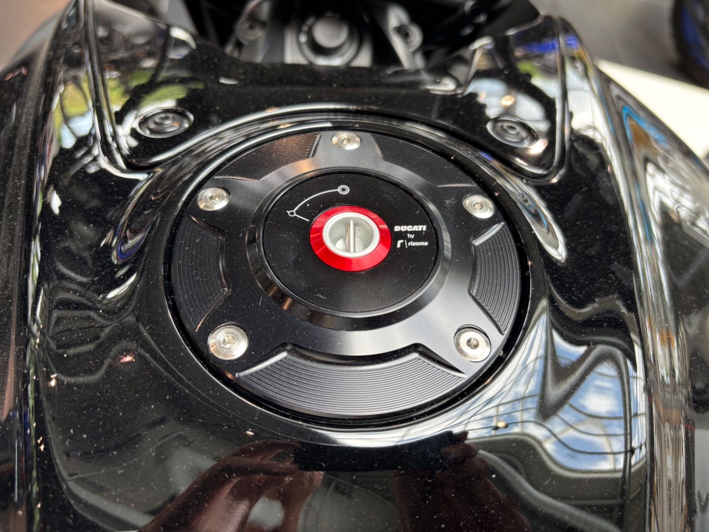 Fahrzeugabbildung Ducati Diavel V 4