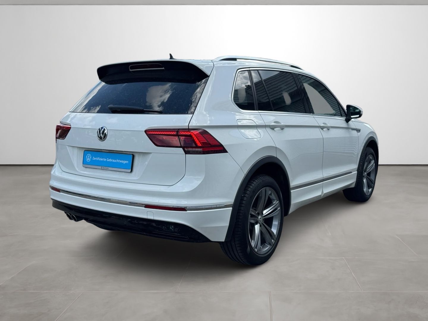 Tiguan 2.0 TDI 4MOTION R-LINE *PANO*LED*NAVI*