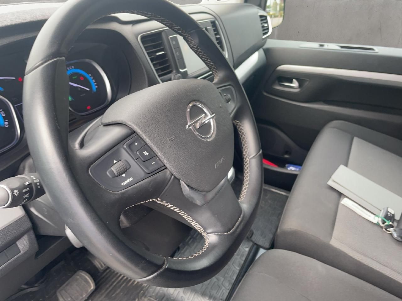 Fahrzeugabbildung Opel Vivaro Kasten -e Basis L