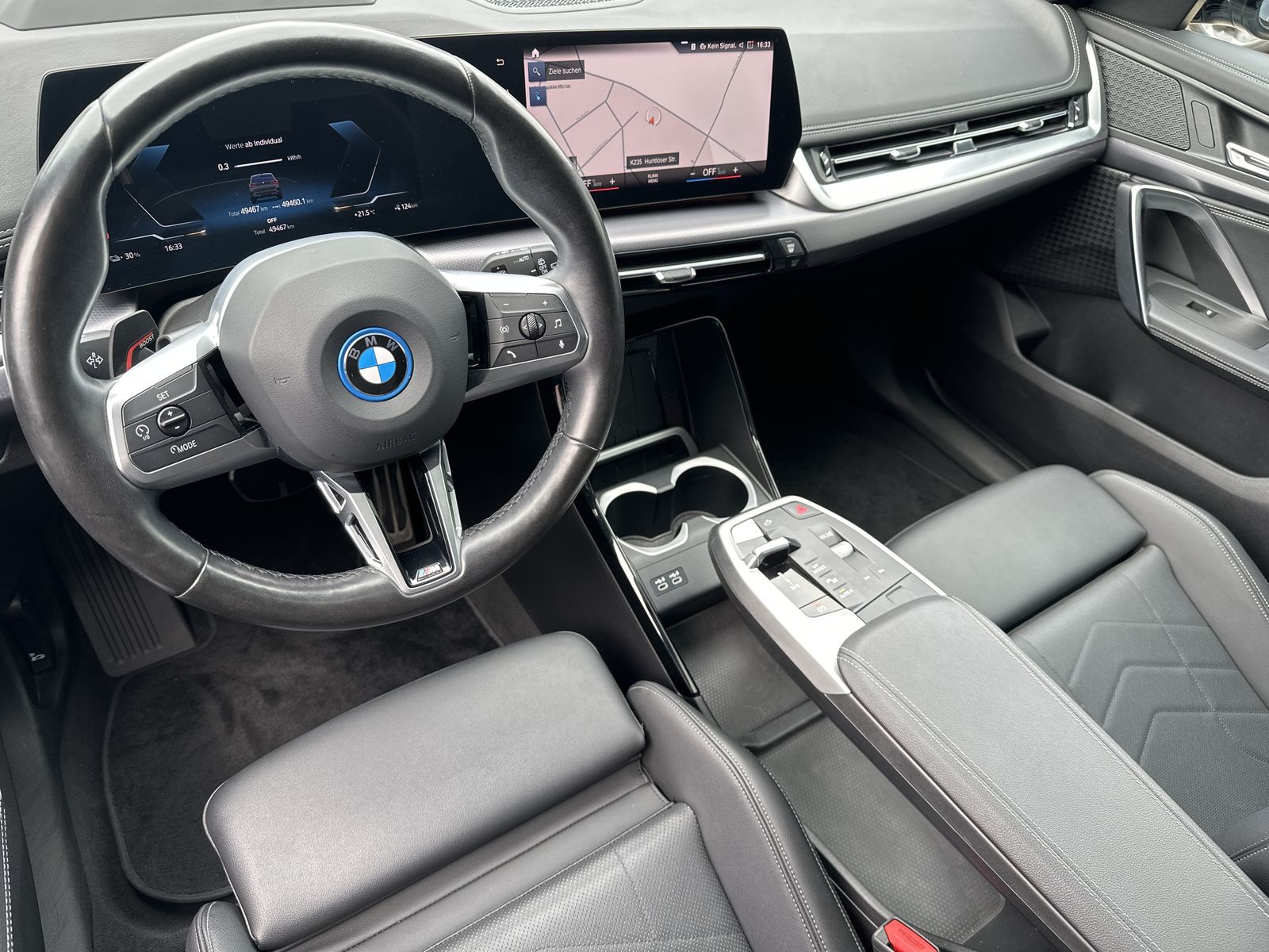 Fahrzeugabbildung BMW iX1 xDrive30 M-Sport NAV+LED+ACC+KAMERA+PANO+SHZ