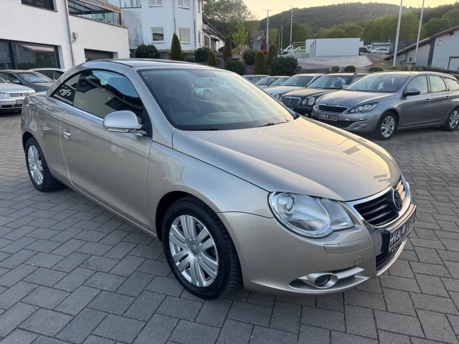 Volkswagen Eos 2.0/1.Hand/SH-gepflegt/SHZ/Panoramadach