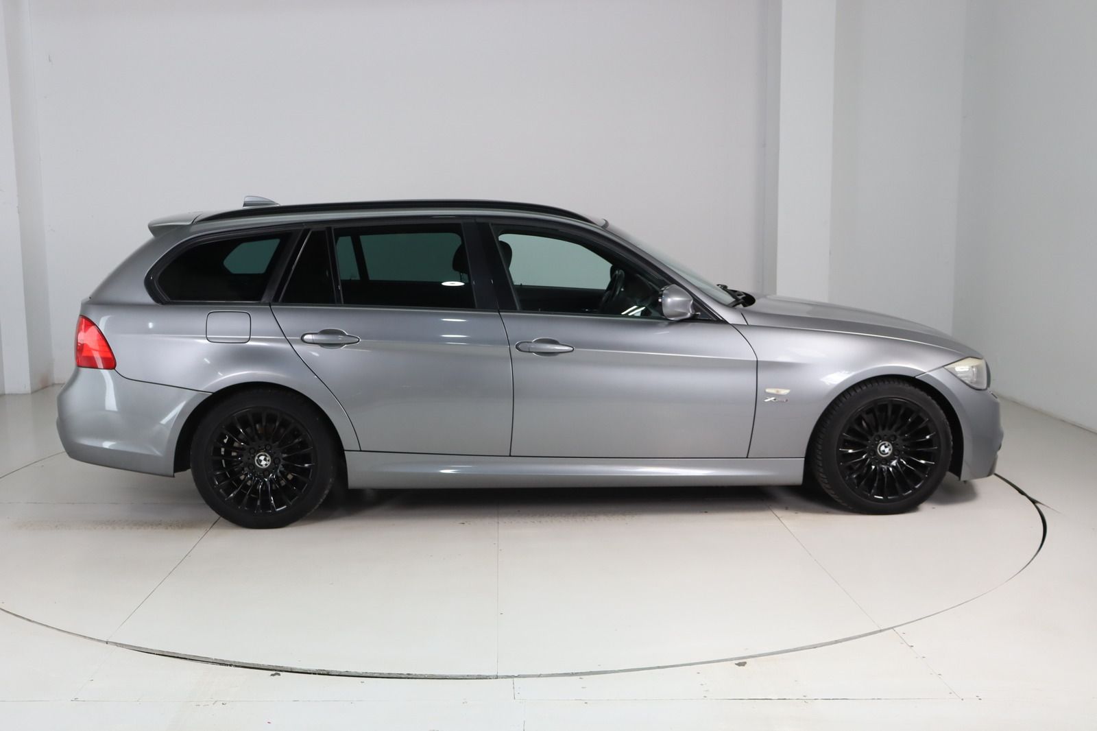 Fahrzeugabbildung BMW 320 d xDrive M-Paket * Xenon * Navi * Alcantara