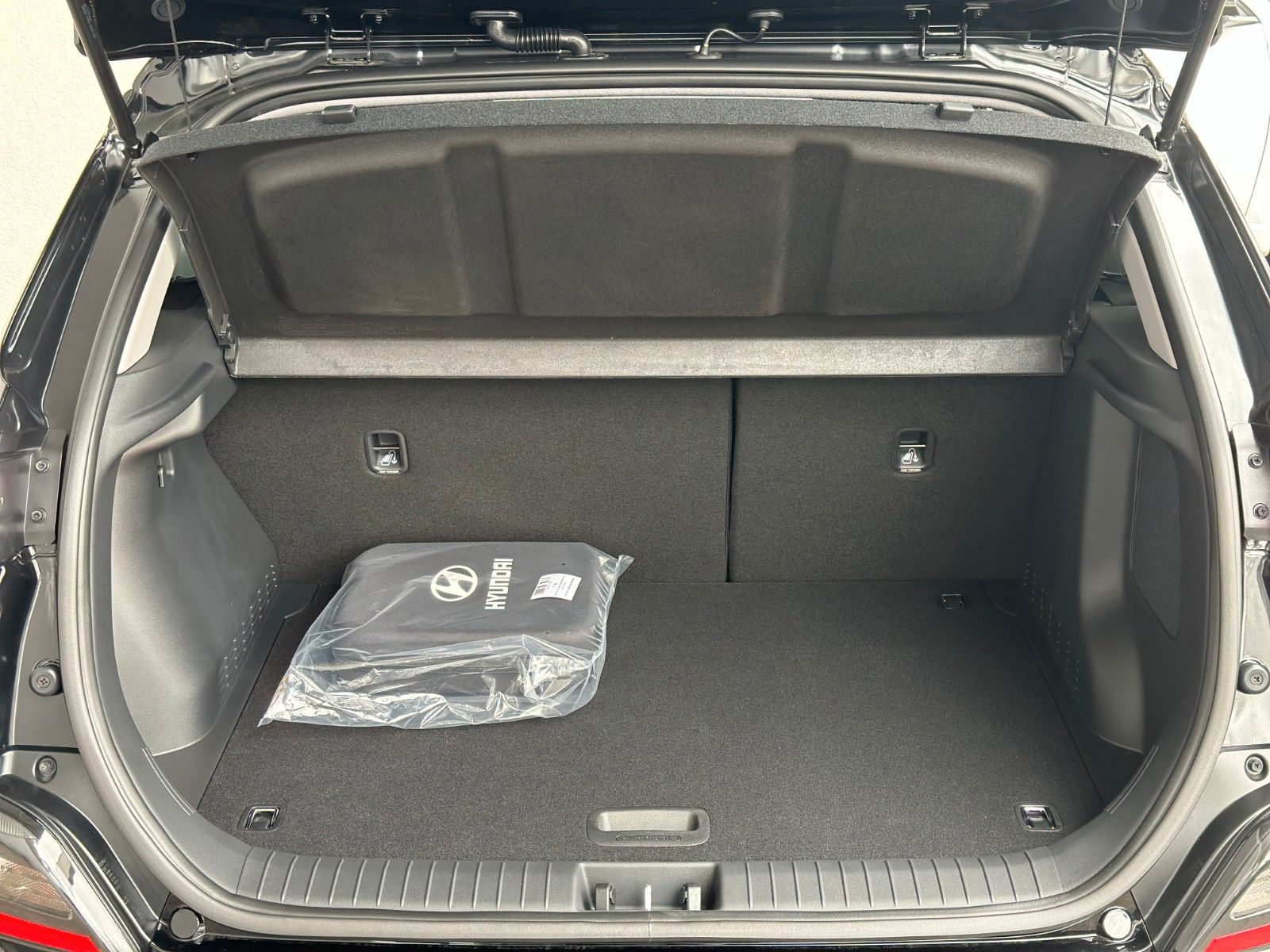 Fahrzeugabbildung Hyundai Kona Elektro ADVANTAGE-Paket 136PS Kamera!