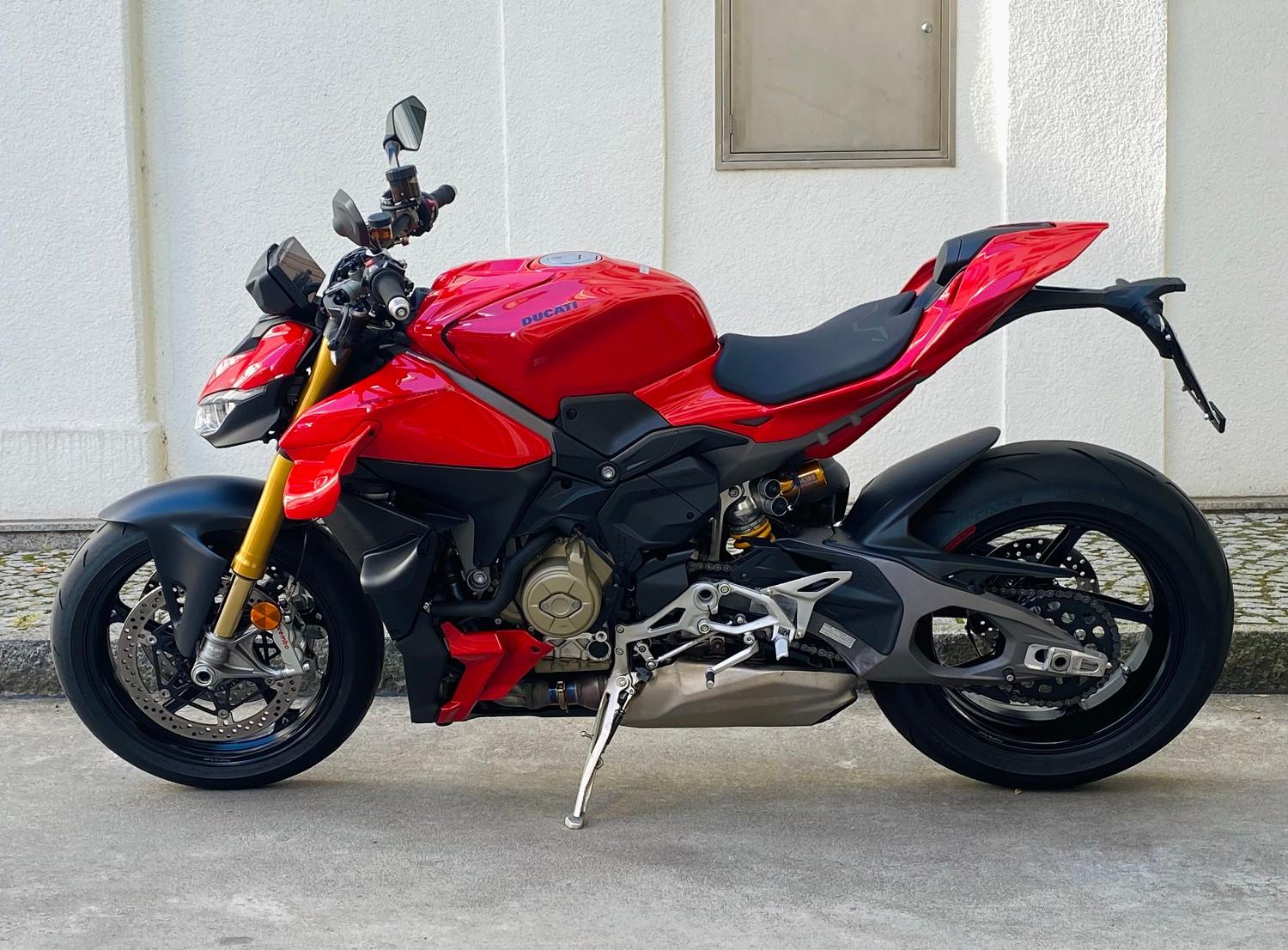 Ducati Streetfighter V4S