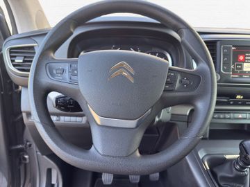 Fotografie des Citroën SpaceTourer elektrische Türen Xenon Kamera