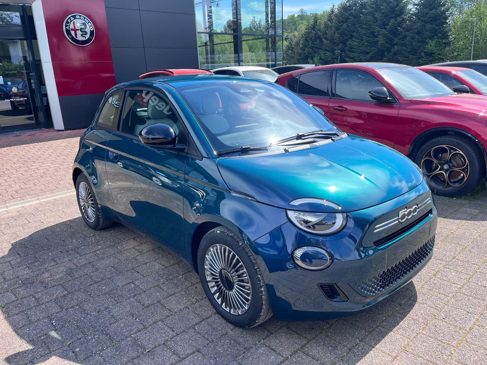 Fahrzeugabbildung Fiat 500 1.0 Hybrid FireFly 48 kW Icon