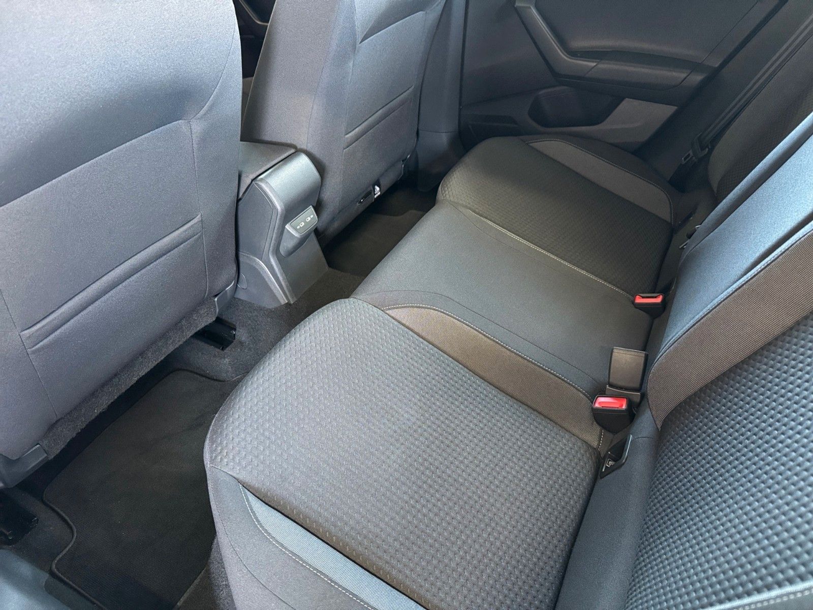 Fahrzeugabbildung Volkswagen Taigo Life 1.0 TSI