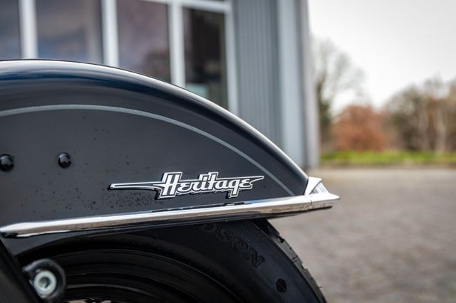 Fahrzeugabbildung Harley-Davidson Softail Heritage 114 FLHCS - DEFIANCE KOLLEKTION
