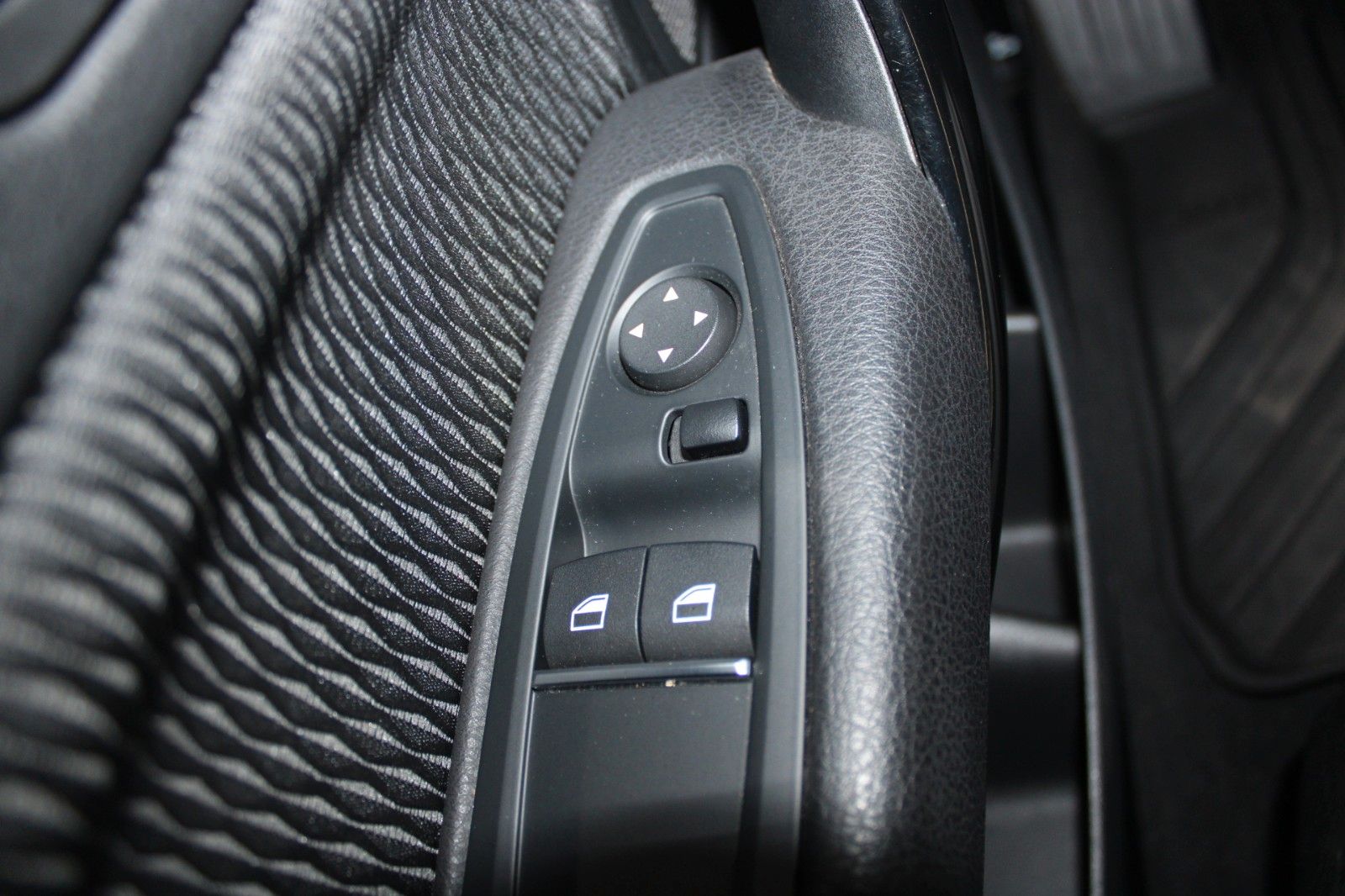 Fahrzeugabbildung BMW 220d xDrive Steptronic Coupé Advantage AHK  uvm.