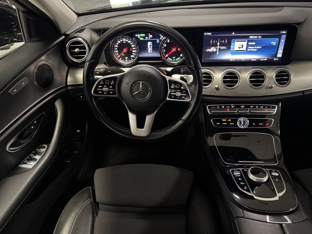 MERCEDES-BENZ E 300 e Avantgarde/2.HAND/LED/CAM/NAVI/SHZ/TOP! MERCEDES-BENZ E 300 e Avantgarde/2.HAND/LED/CAM/NAVI/SHZ/TOP!