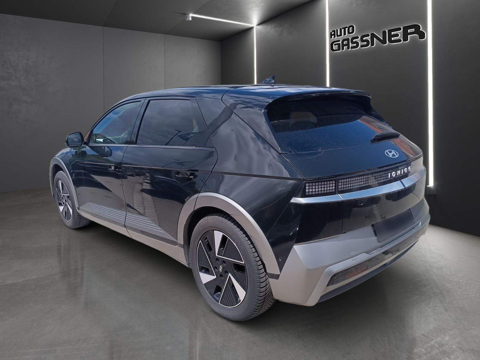 Fahrzeugabbildung Hyundai IONIQ 5 84kWh 325PS 4WD Techniq Parkpaket