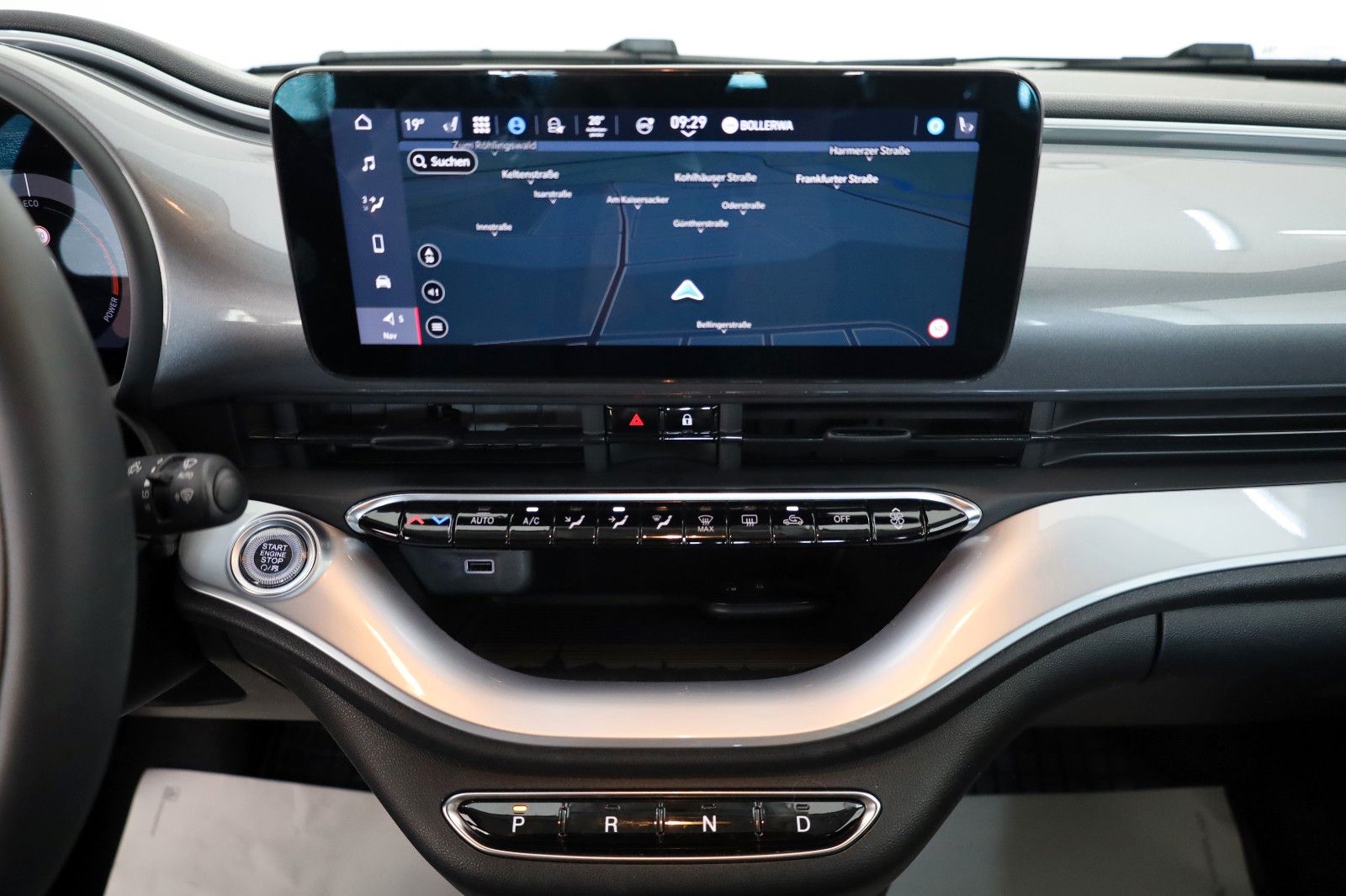Fahrzeugabbildung Fiat 500e Icon Navi,Kamera,Panorama,8 fach bereift