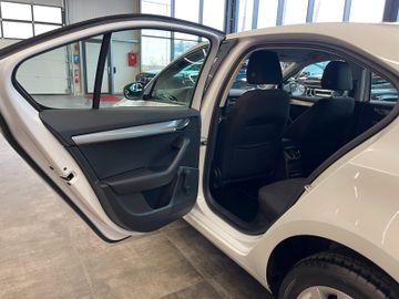 MYAUTOCENTER – Gebraucht- und Jahreswagen mit Werkstattservice in Pfaffenhofen Skoda Octavia Lim. Active *1. Hand*LED*Klima*PDC*TÜV*