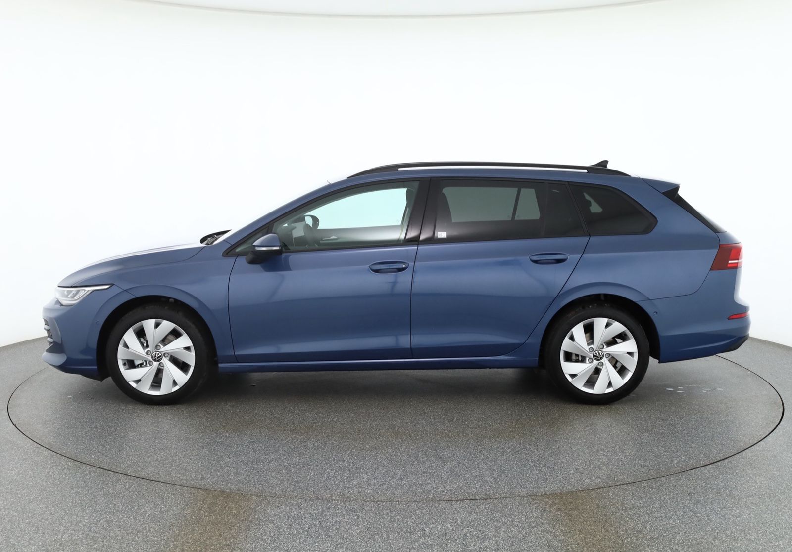 Volkswagen Golf VIII Variant e1.5 TSI DSG LED ACC AHK imagem 2