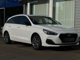 Hyundai i30 cw NAVI/SHZ/LHZ/CLIMAA./PDC V H/CAM./GARANT. - Hyundai i30 in Mannheim