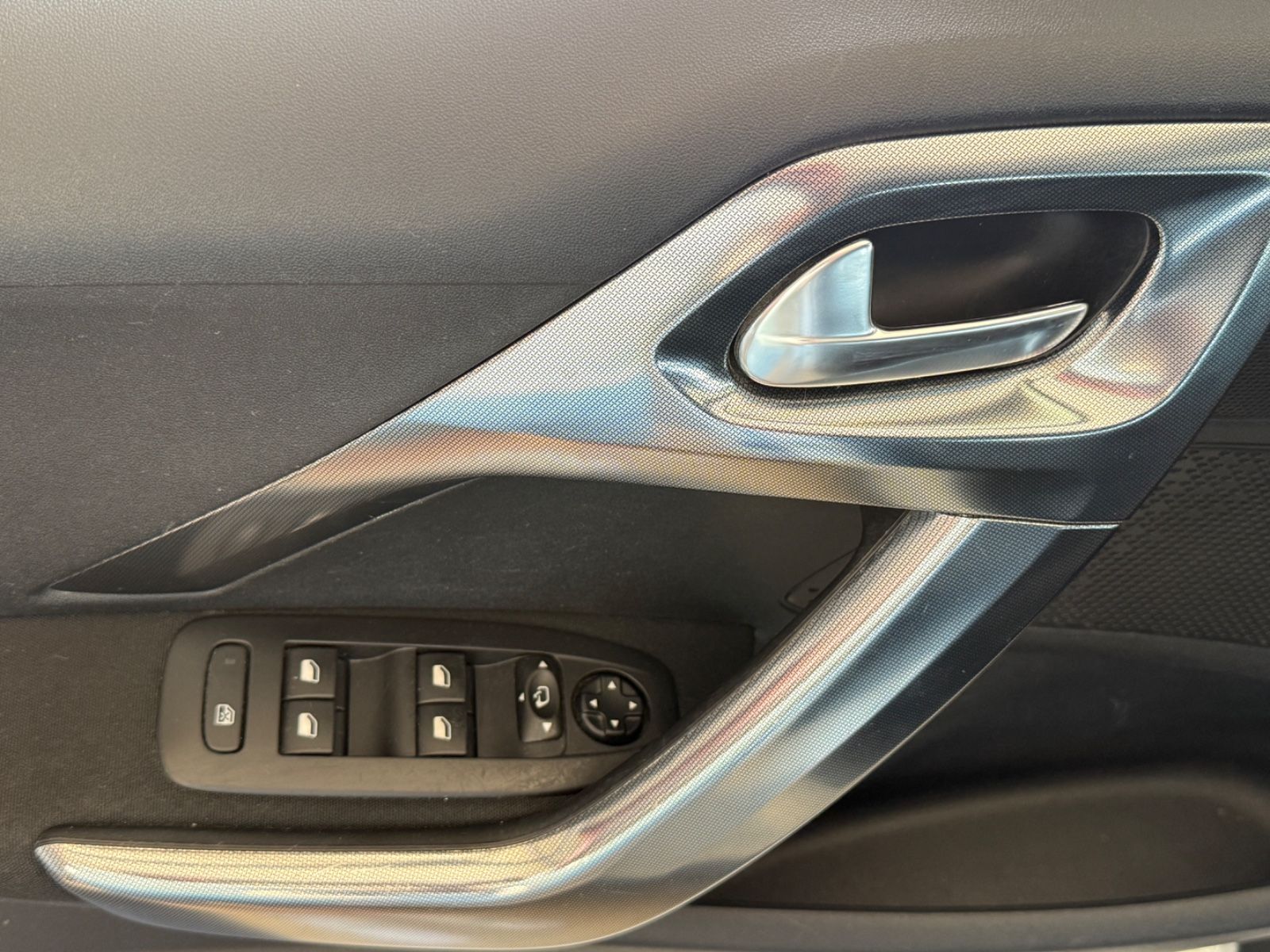 Fahrzeugabbildung Peugeot 2008 Allure