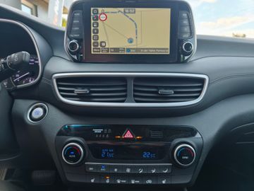 Hyundai Tucson Premium*Autom*LED*Kamera*Navi*PDC*SHZ*