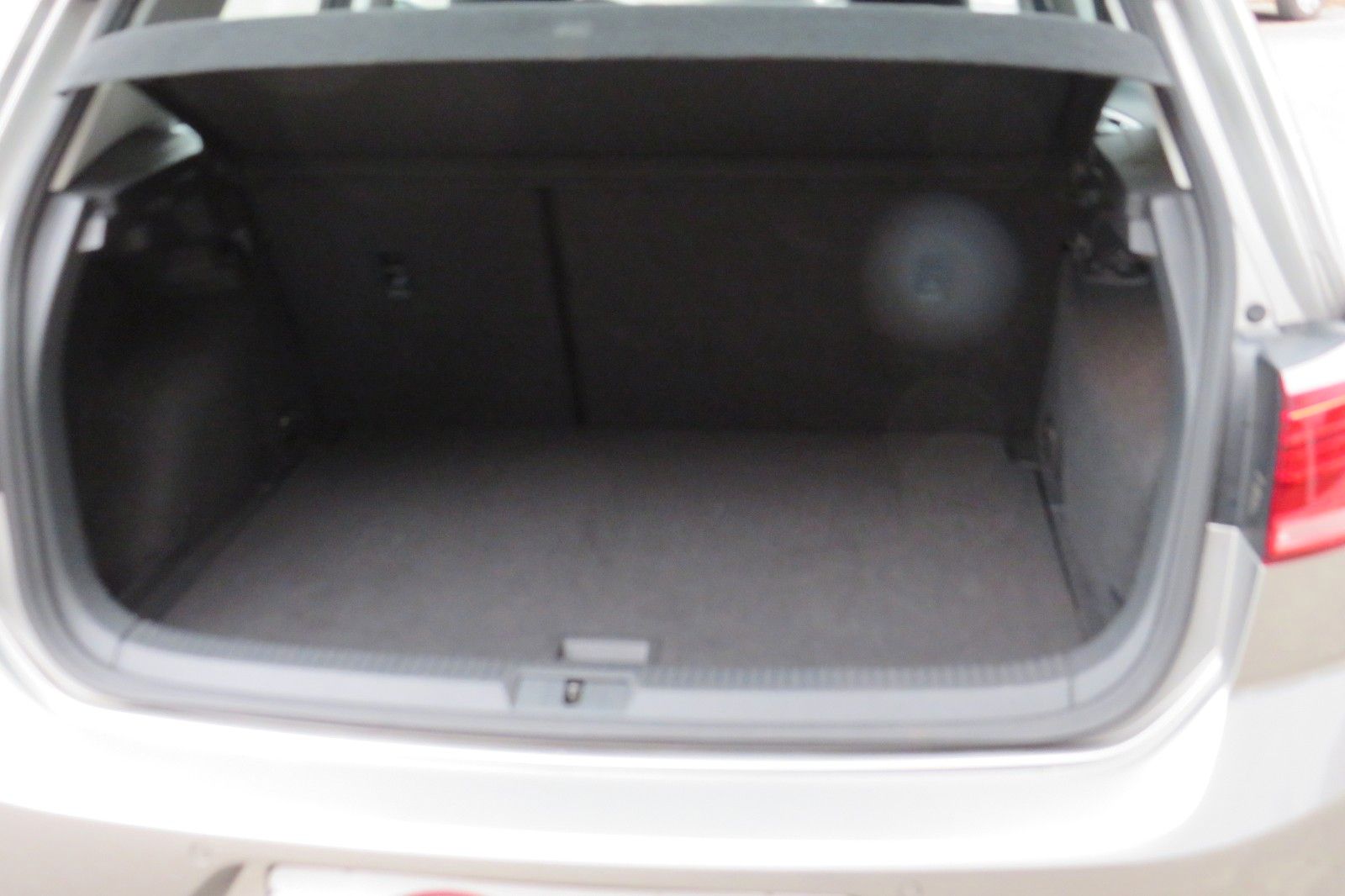 Fahrzeugabbildung Volkswagen Golf VII LIM. SITZH. TELVOR 8-FACH 4T. PDC 1.HD