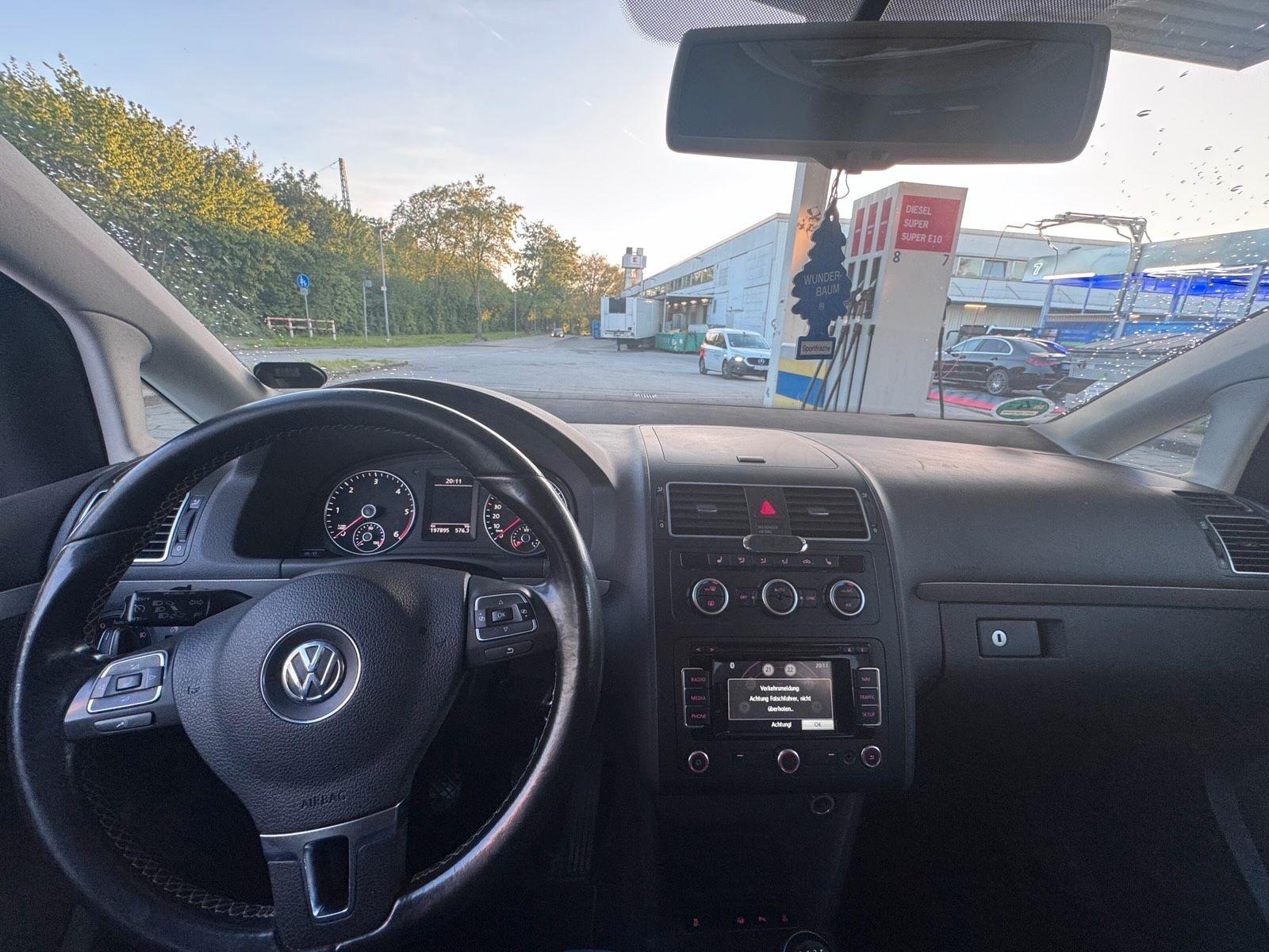 Volkswagen Touran 2013 — photo 9