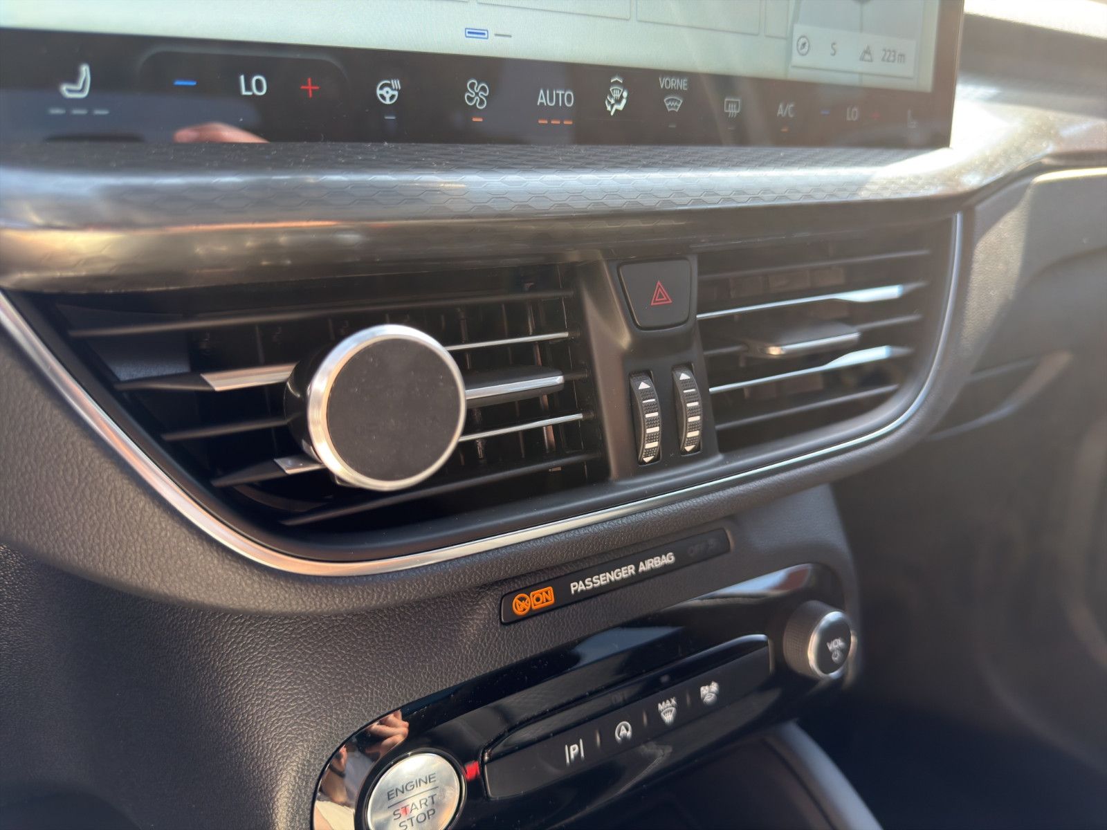 Fahrzeugabbildung Ford Kuga Titanium/Pano/Shz/LenkrdHZ/Rückfahrkamera