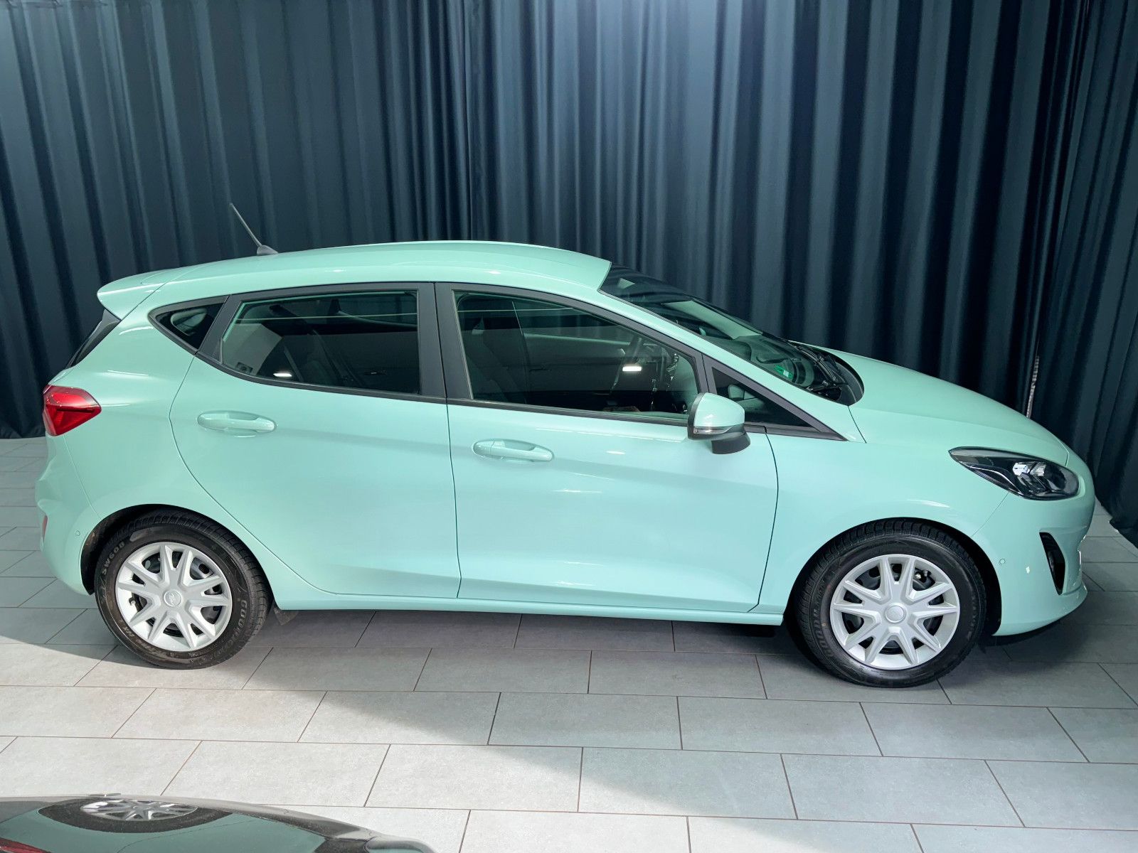 Fahrzeugabbildung Ford Fiesta Cool & Connect*AUTOMATIK*NAVI*PDC*