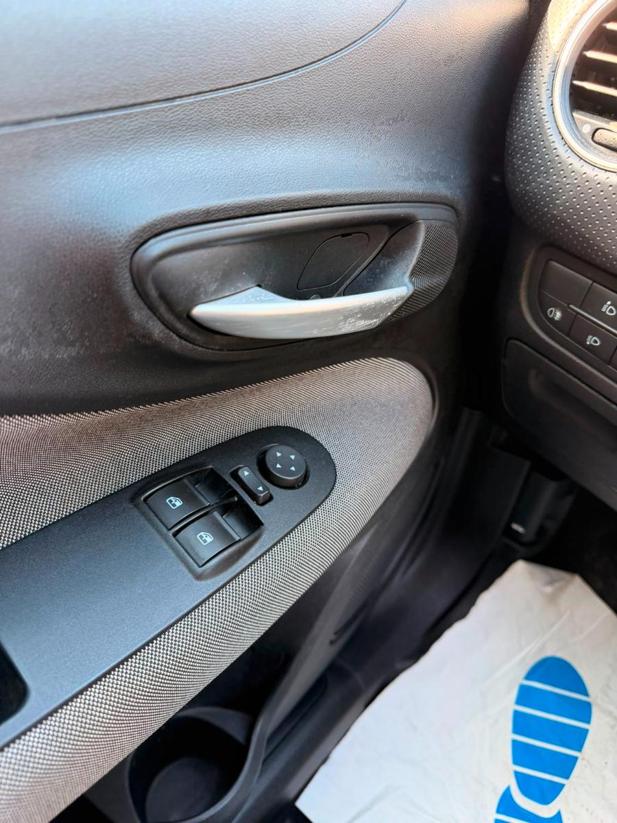 Fiat Punto Evo Dynamic 1.4- RENTNERFAHRZ+KLIMA+TÜV***